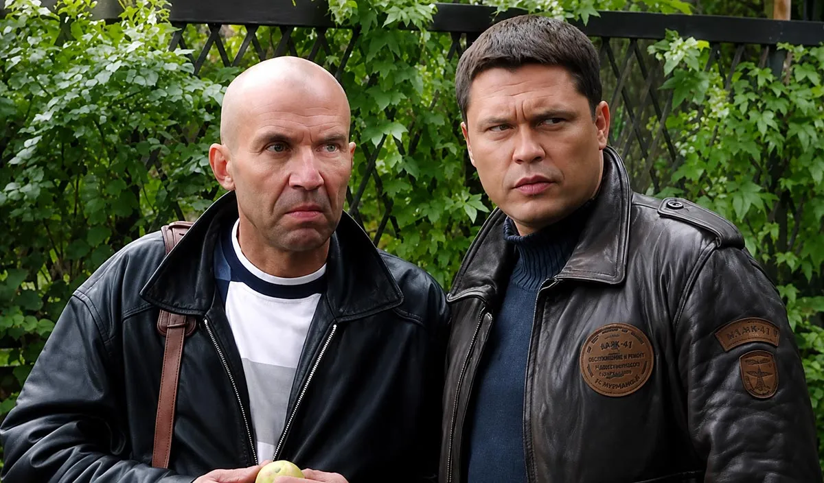 Денис Рожков в сериале Чужой район