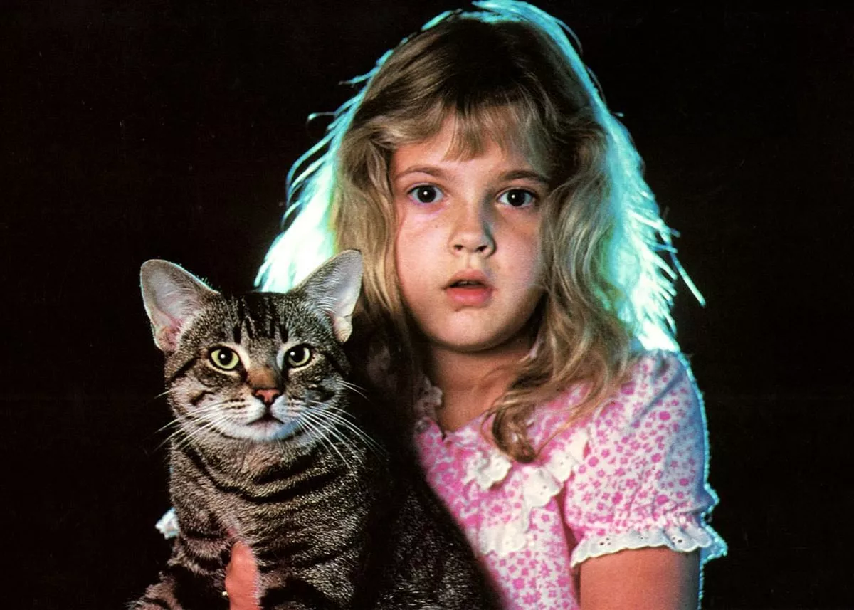Дрю Бэрримор в фильме Кошачий глаз