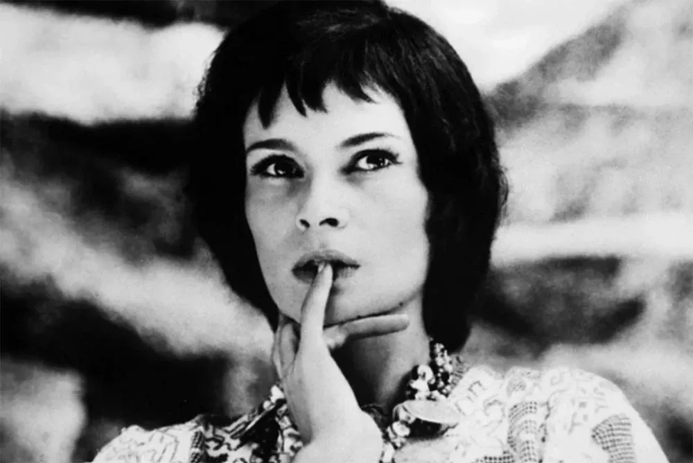 Джемма Фирсова в фильме Белая птица с чёрной отметиной