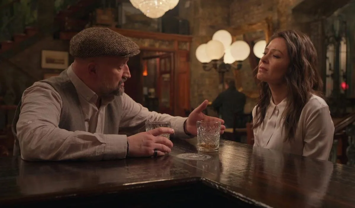 Елена Лядова в сериале Что делать женщине, если у неё два любовника, а выбрать нужно одного