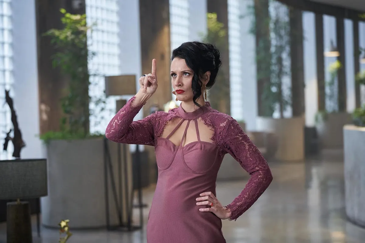 Елена Махова в сериале Кибердеревня