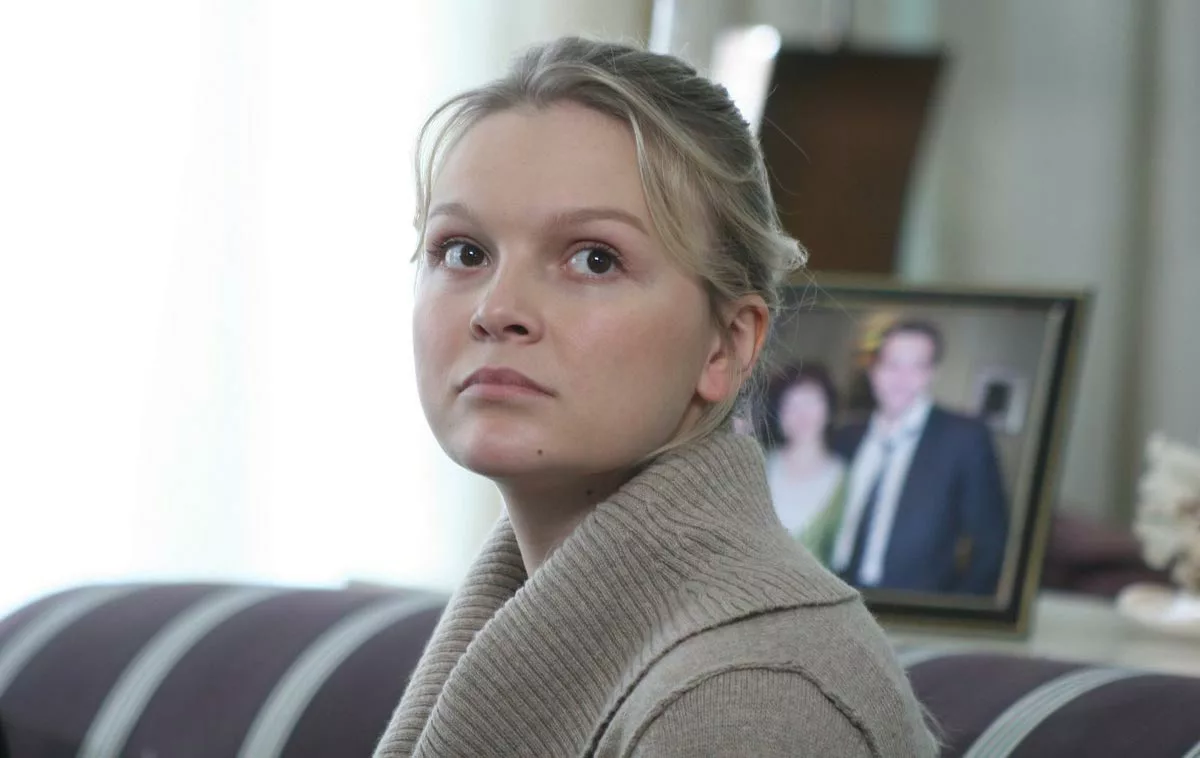 Елена Великанова в сериале Условия контракта Елена Великанова в сериале Условия контракта