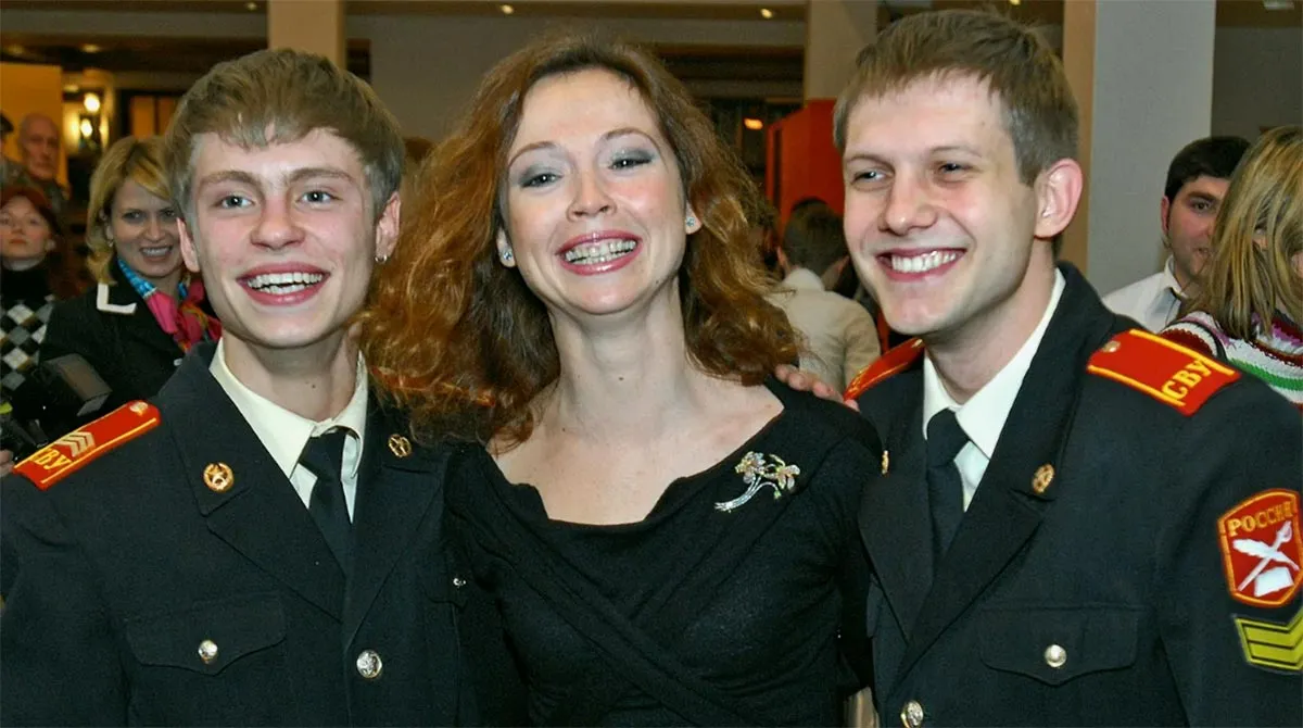 Елена Захарова в сериале Кадетство