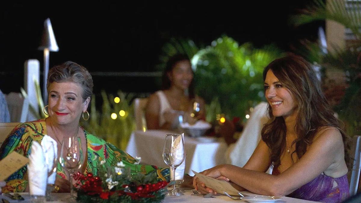 Элизабет Хёрли в фильме Рождество на Карибах Элизабет Хёрли в фильме Рождество на Карибах