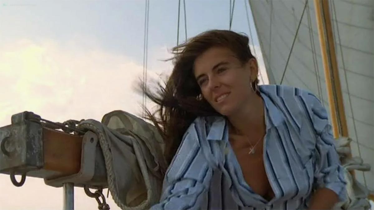 Элизабет Хёрли в фильме Смертельный круиз Элизабет Хёрли в фильме Смертельный круиз