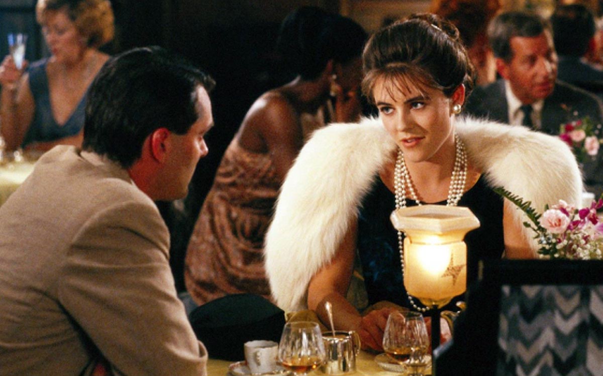 Элизабет Хёрли в фильме Волевой поступок Элизабет Хёрли в фильме Волевой поступок