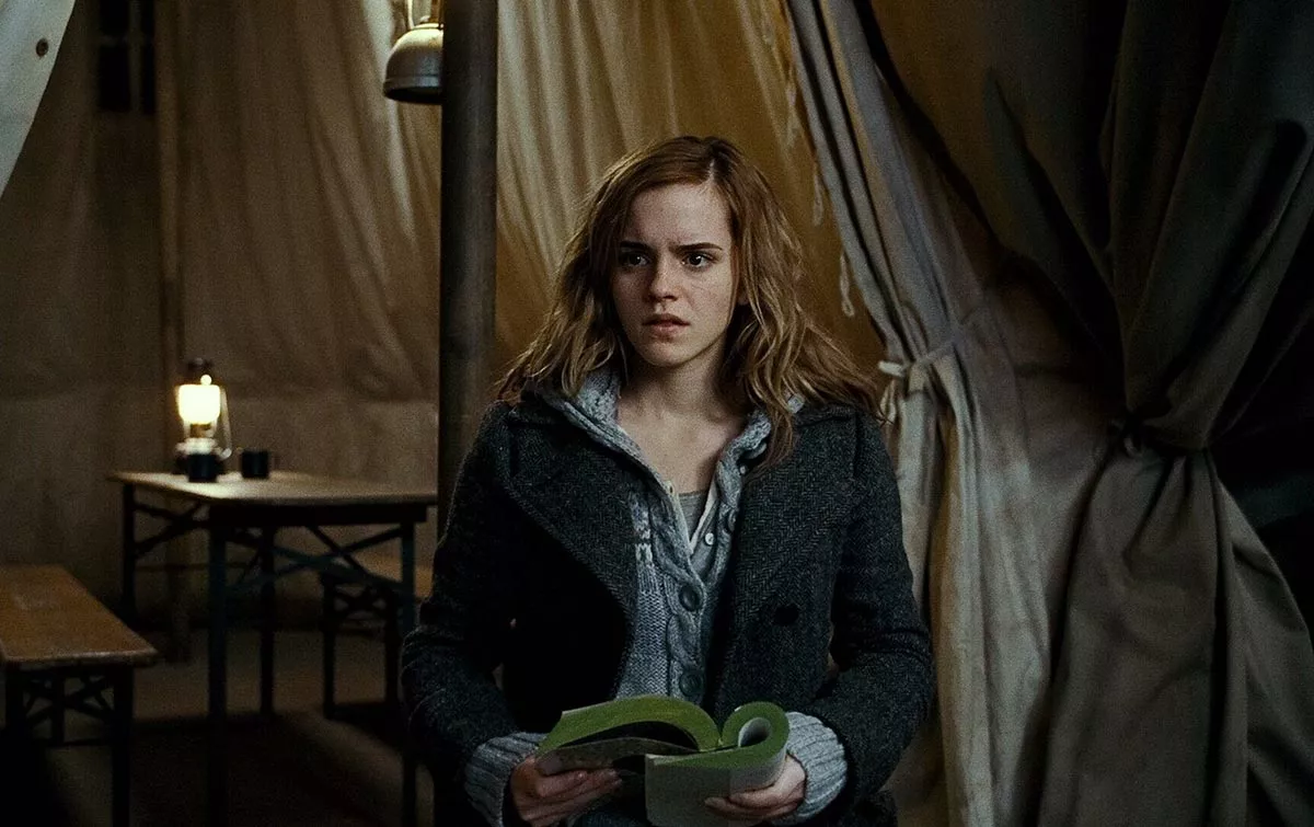 Эмма Уотсон в фильме Гарри Поттер и Дары смерти: Часть 1 Эмма Уотсон в фильме Гарри Поттер и Дары смерти: Часть 1