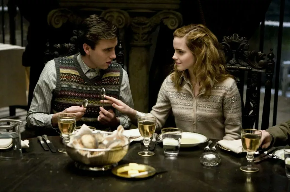 Эмма Уотсон в фильме Гарри Поттер и Принц-полукровка Эмма Уотсон в фильме Гарри Поттер и Принц-полукровка