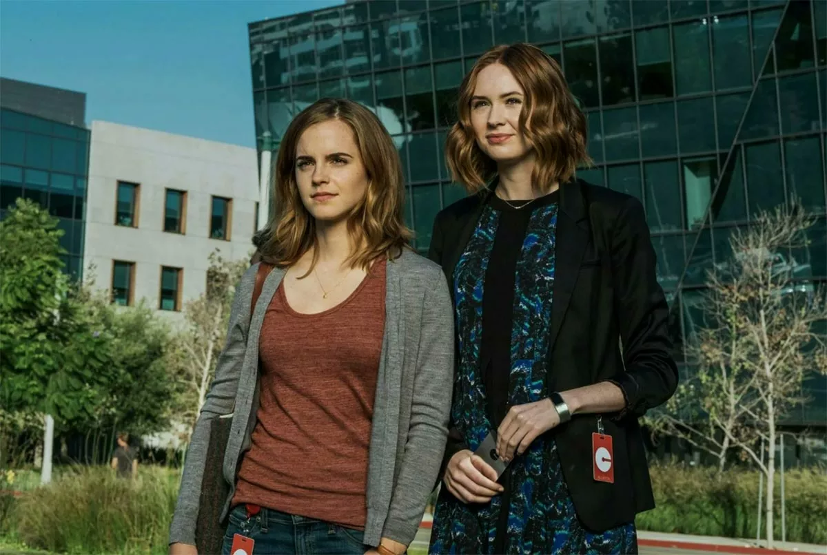 Эмма Уотсон в фильме Сфера Эмма Уотсон в фильме Сфера