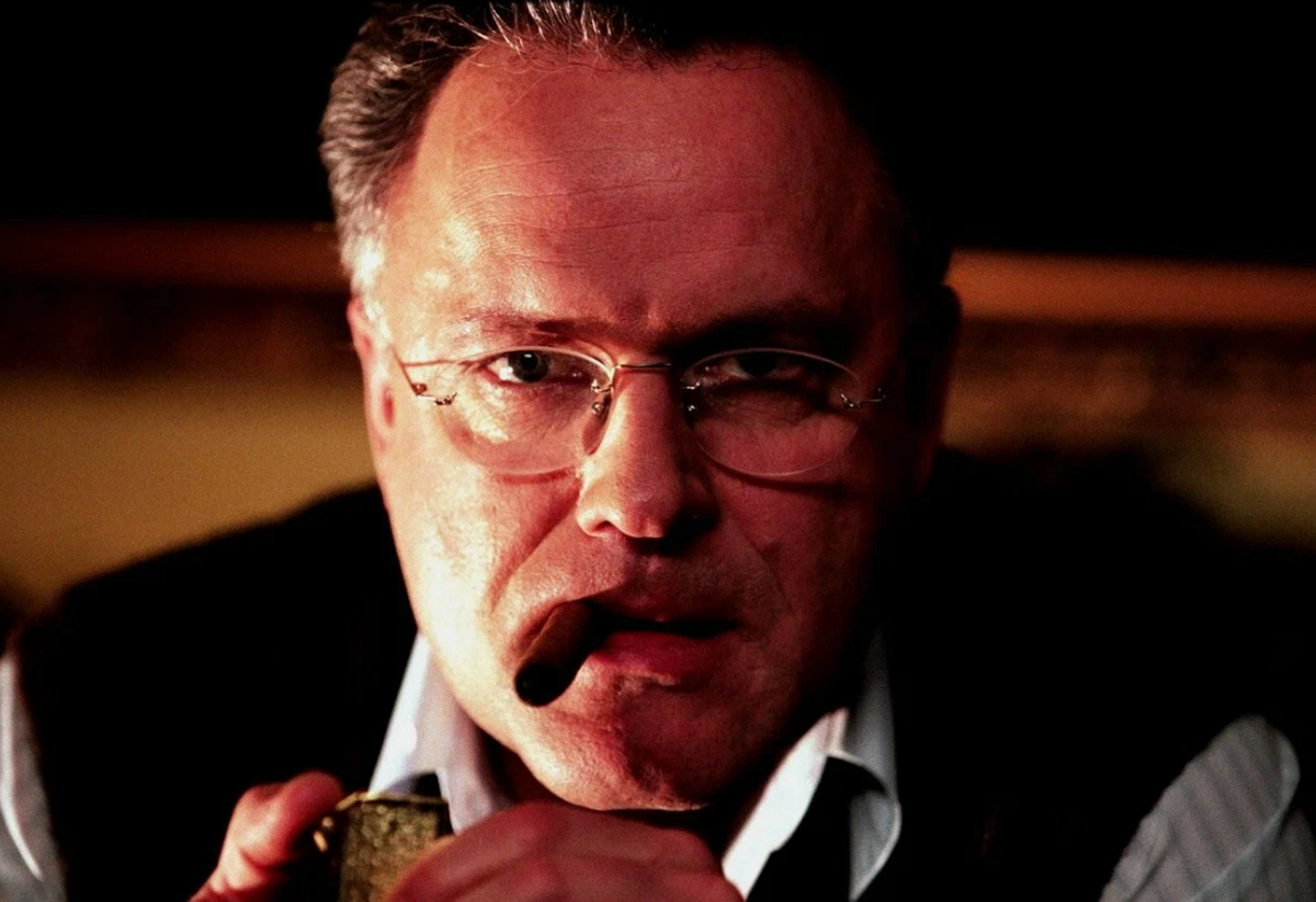 Николай Еременко младший в сериале Бригада Николай Еременко младший в сериале Бригада