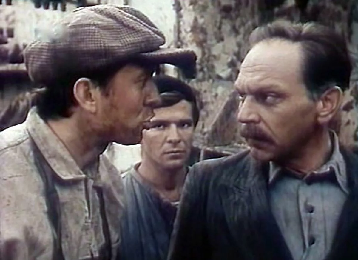 Эрнст Романов в фильме Волны Чёрного моря Эрнст Романов в фильме Волны Чёрного моря