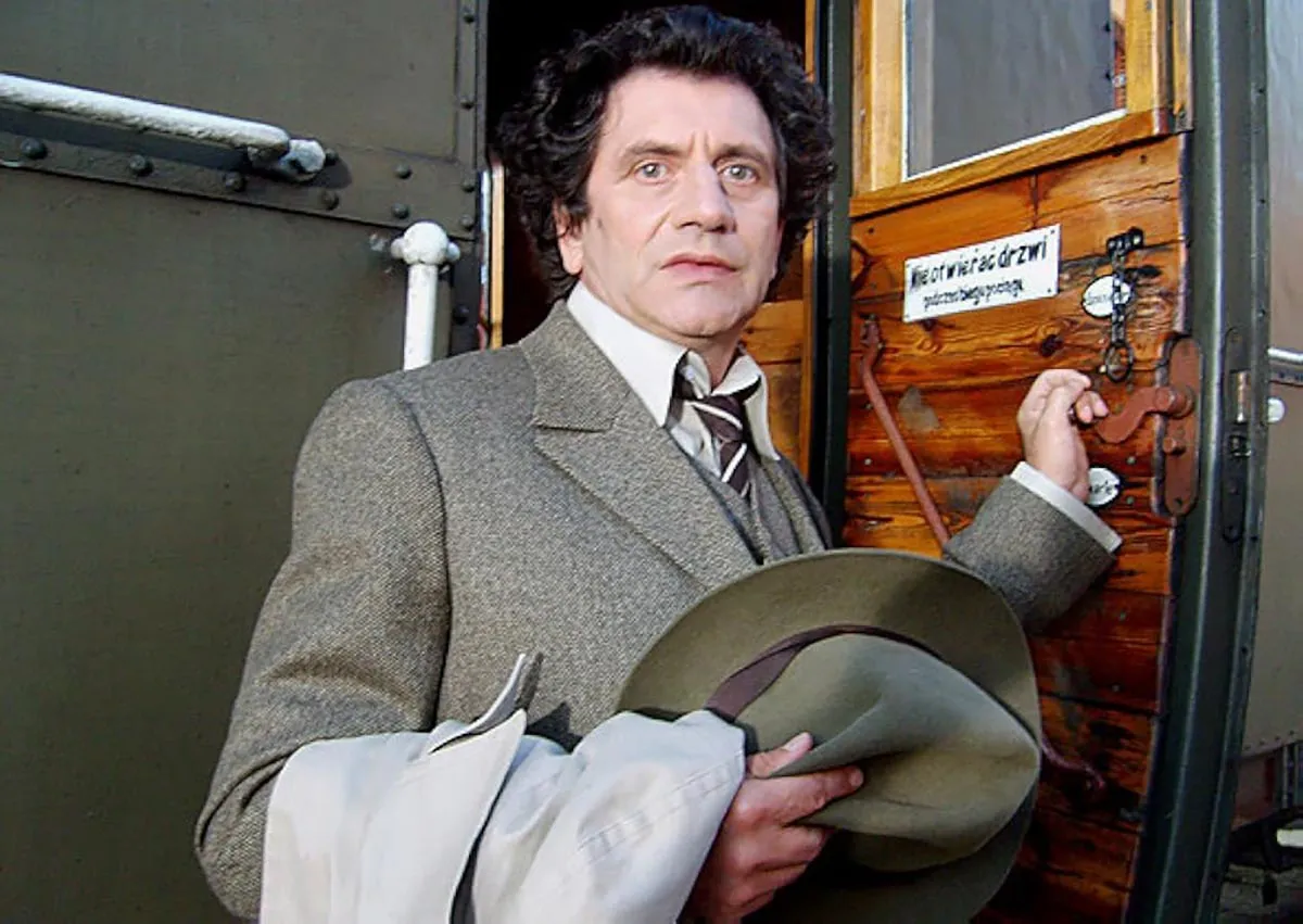 Евгений Князев в сериале Вольф Мессинг: Видевший сквозь время Евгений Князев в сериале Вольф Мессинг: Видевший сквозь время