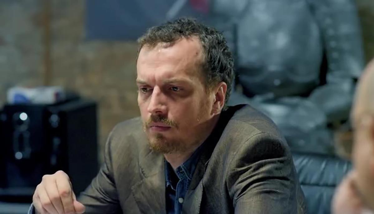 Евгений Коряковский в сериале Поиски улик