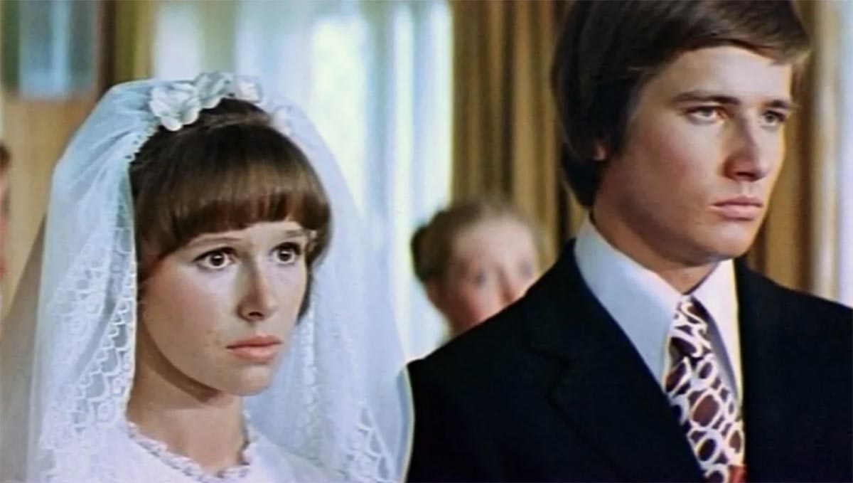 Евгения Симонова в фильме Школьный вальс 3