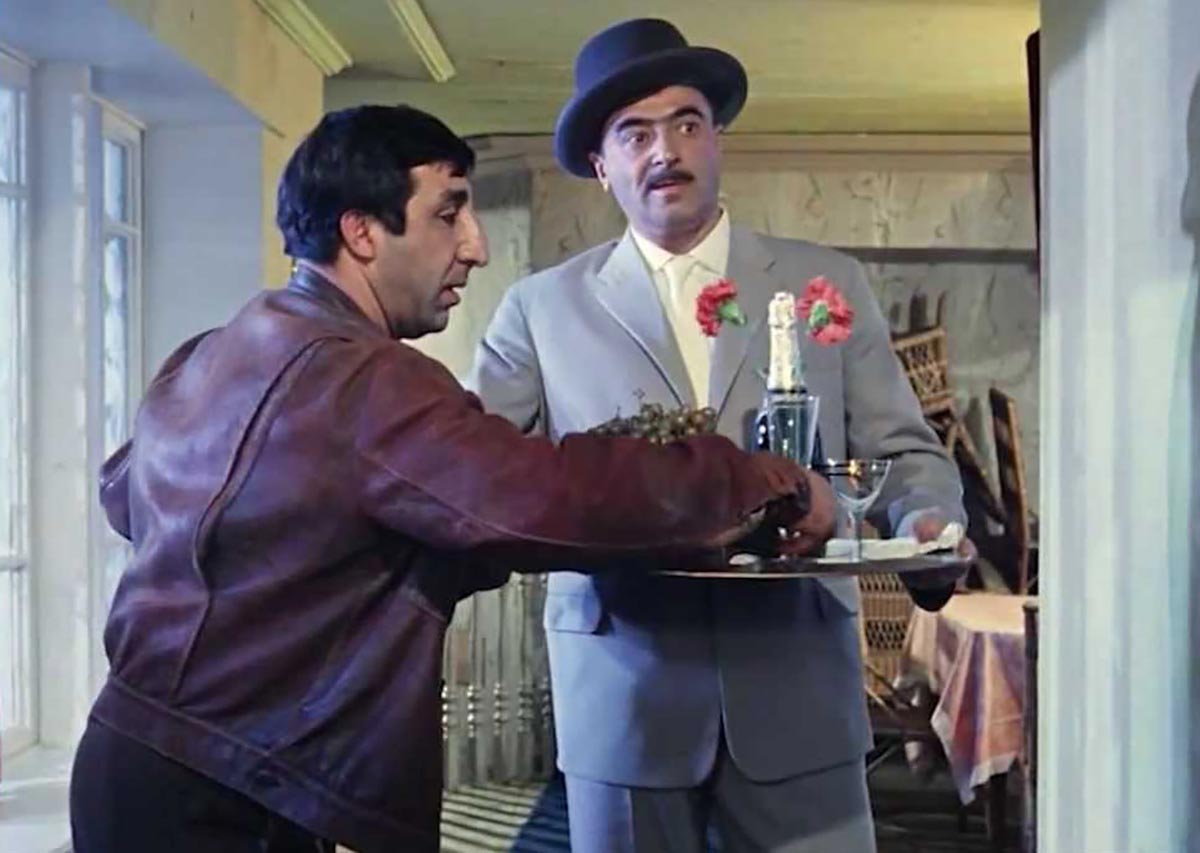 Фрунзик Мкртчян в фильме Кавказская пленница, или Новые приключения Шурика 2