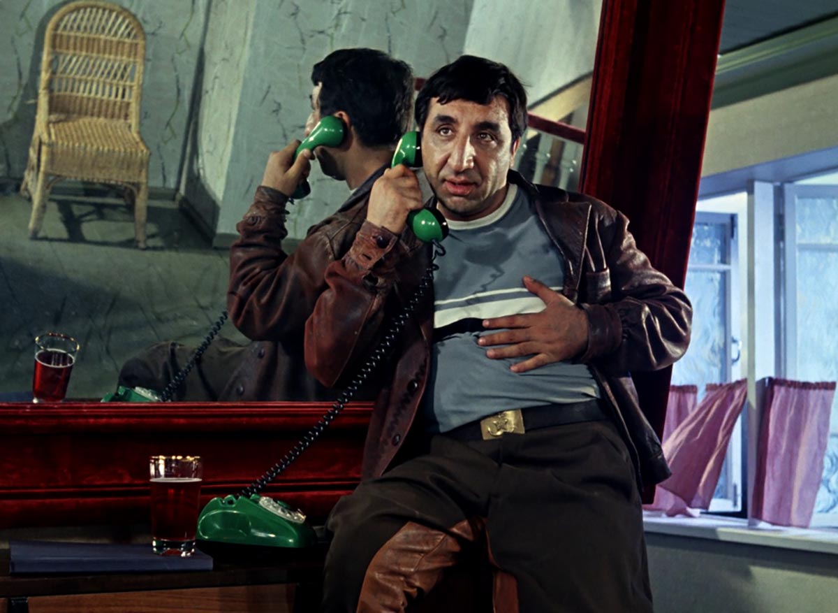 Фрунзик Мкртчян в фильме Кавказская пленница, или Новые приключения Шурика 3