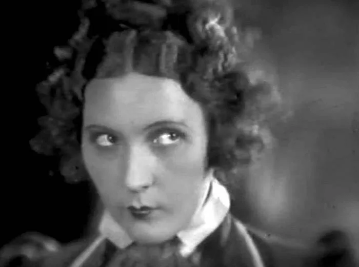 Галина Кравченко в фильме Великий утешитель