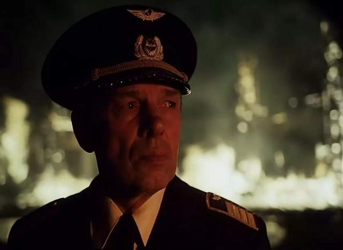 Георгий Жженов в фильме Экипаж