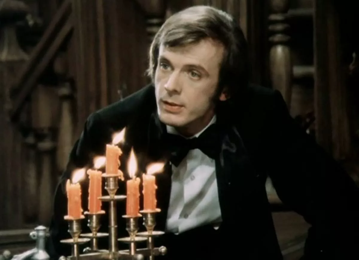 Георгий Тараторкин в фильме Чисто английское убийство