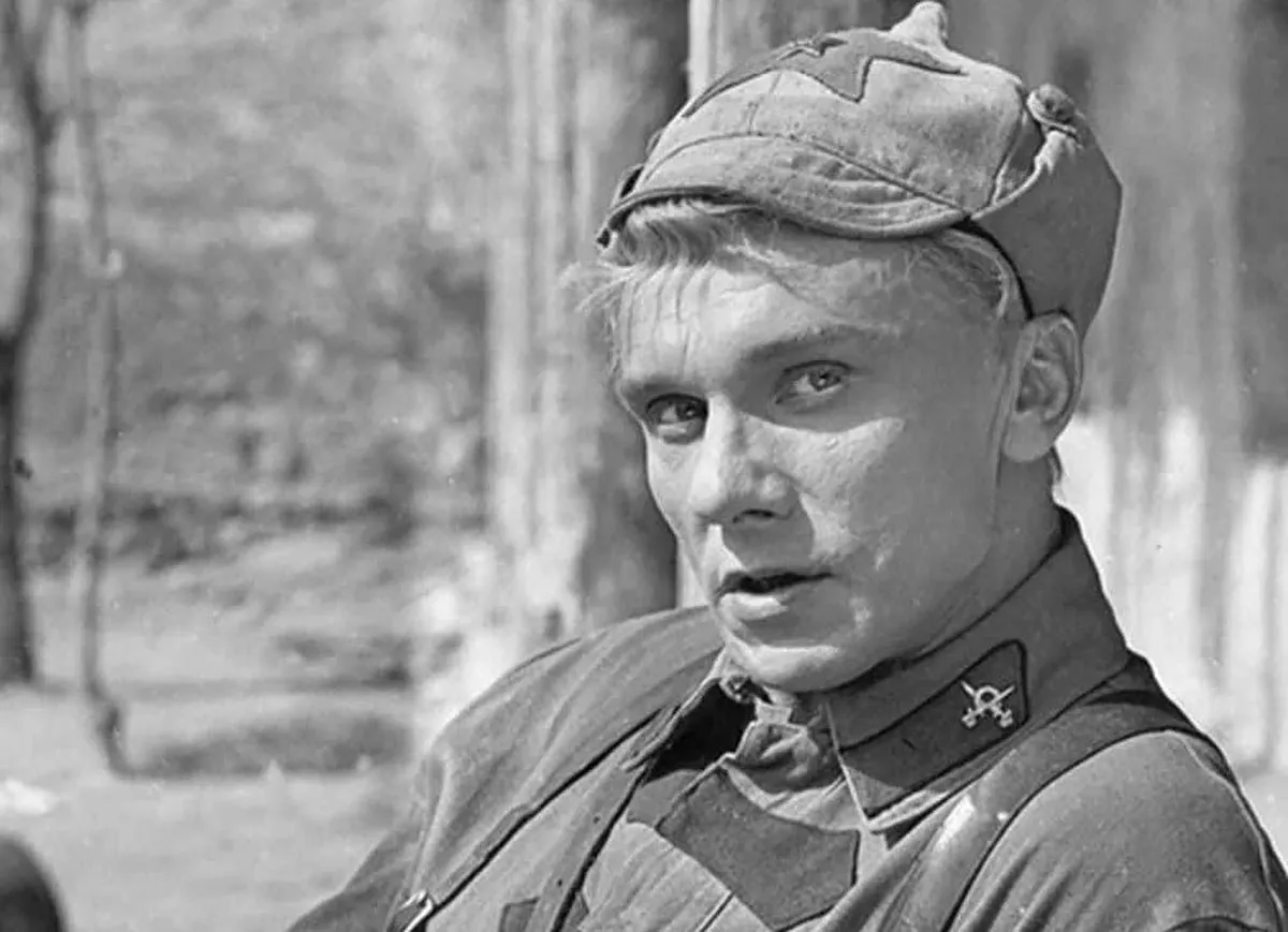 Георгий Юматов в фильме Офицеры