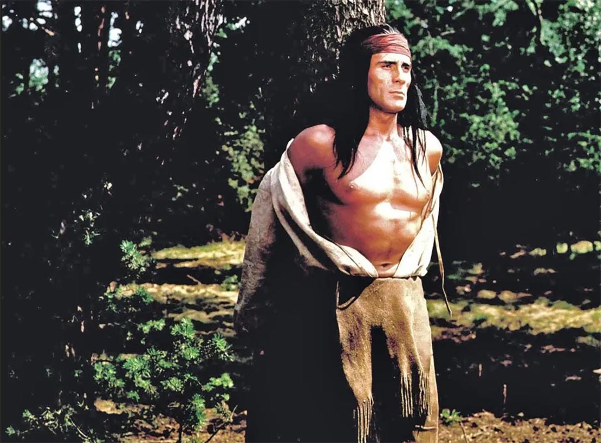 Гойко Митич в фильме Апачи