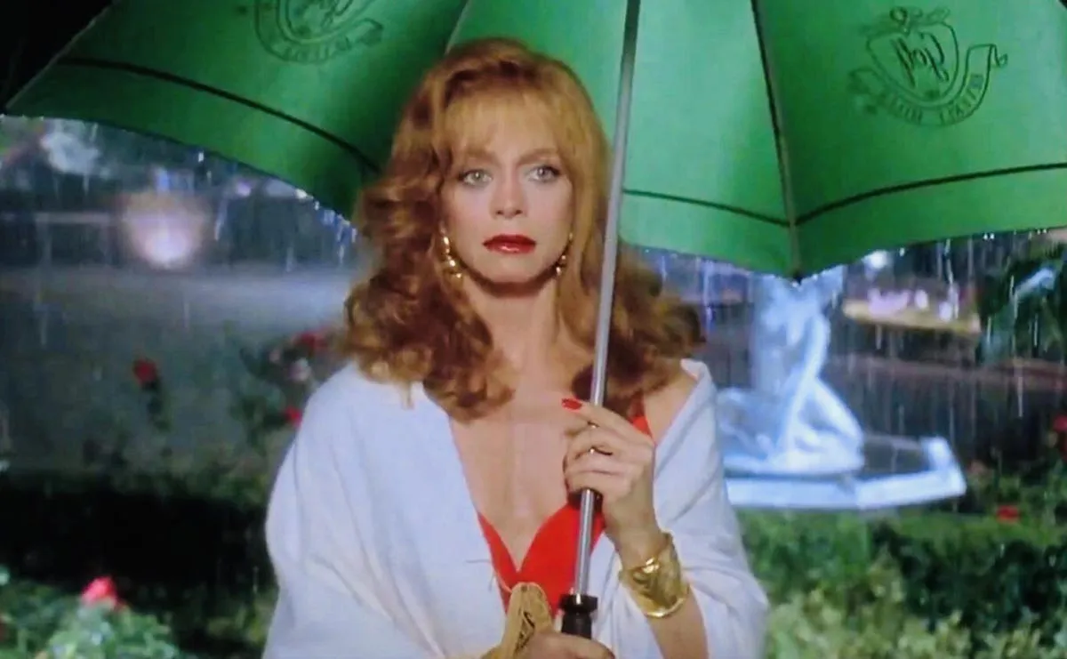 Голди Хоун в фильме Смерть ей к лицу