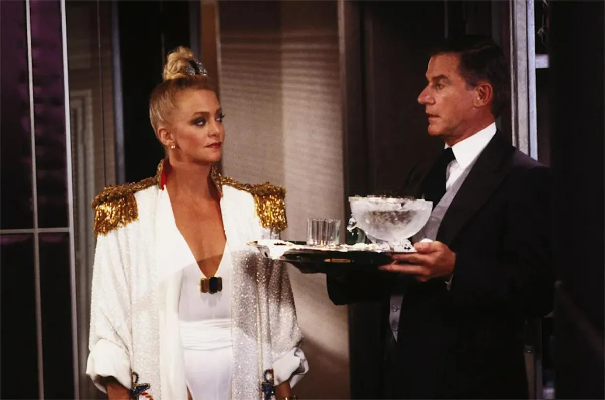 Голди Хоун в фильме За бортом