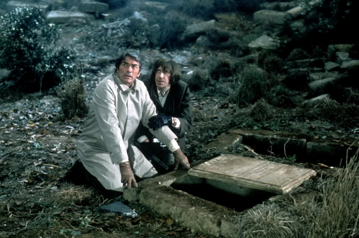 Грегори Пек в фильме Омен Грегори Пек в фильме Омен 2