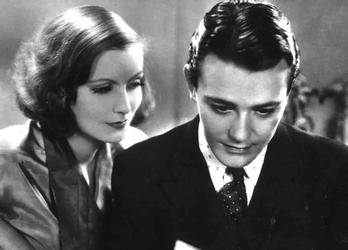 Грета Гарбо в фильме Поцелуй