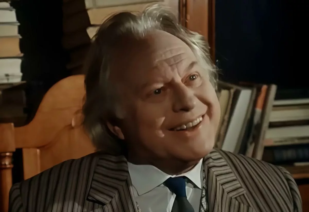 Григорий Шпигель в фильме 12 стульев (1976) Григорий Шпигель в фильме 12 стульев (1976)
