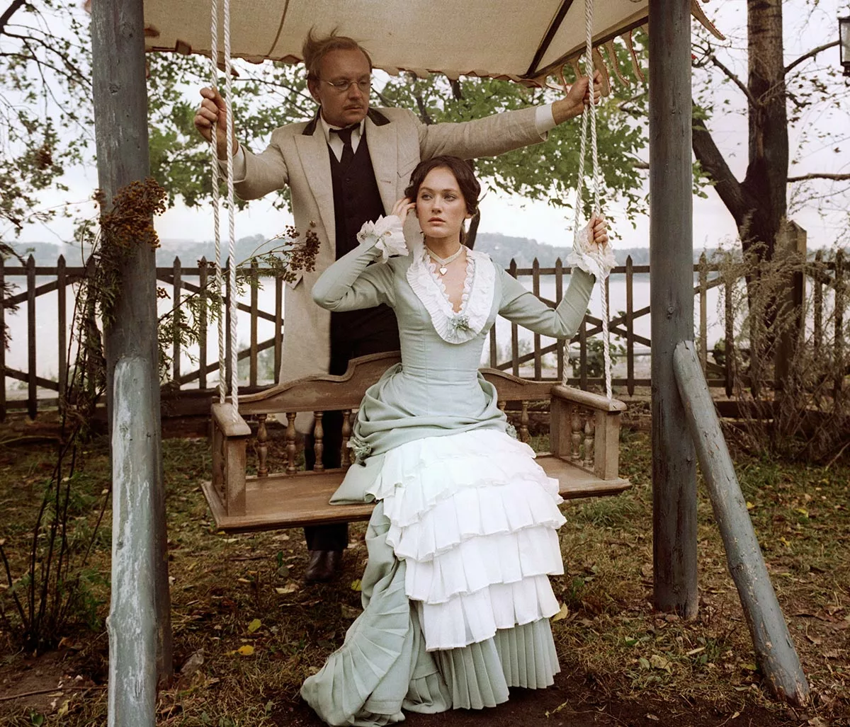 Лариса Гузеева в фильме Жестокий романс 6