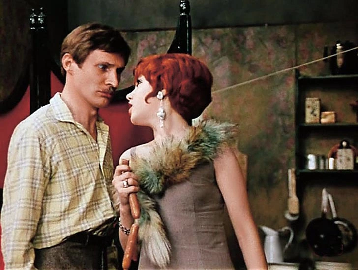 Игорь Ясулович в фильме Двенадцать стульев Игорь Ясулович в фильме Двенадцать стульев