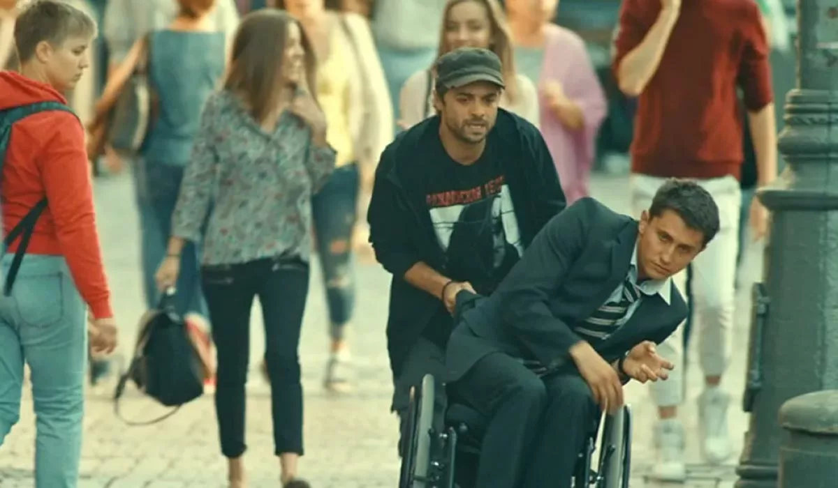 Илья Глинников в фильме Любовь с ограничениями Илья Глинников в фильме Любовь с ограничениями