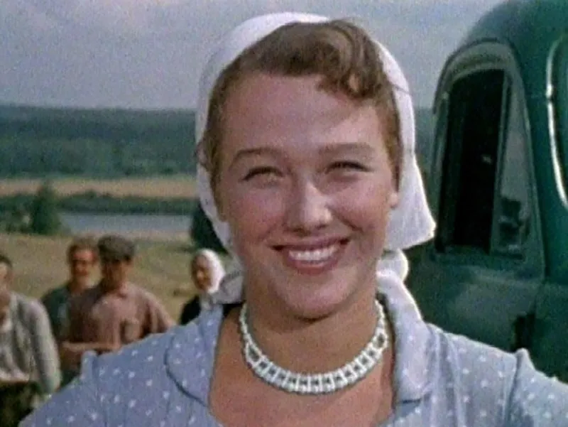 Инга Будкевич в фильме Ссора в Лукашах Инга Будкевич в фильме Ссора в Лукашах