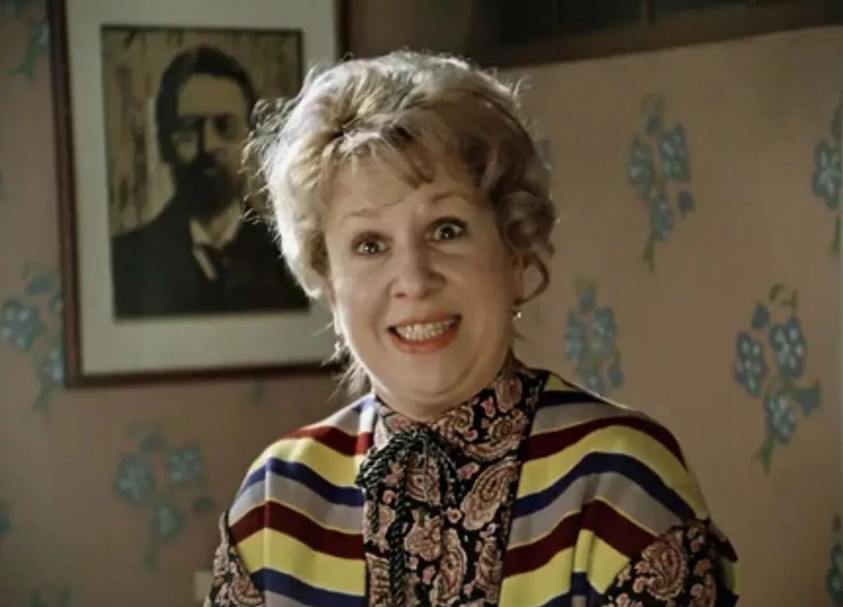 Инна Ульянова в фильме Покровские ворота 5