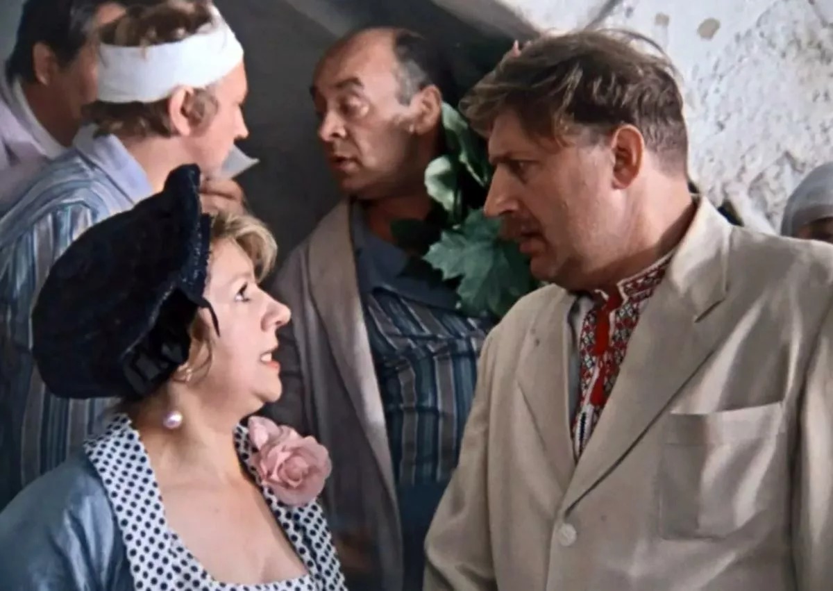 Инна Ульянова в фильме Покровские ворота 7