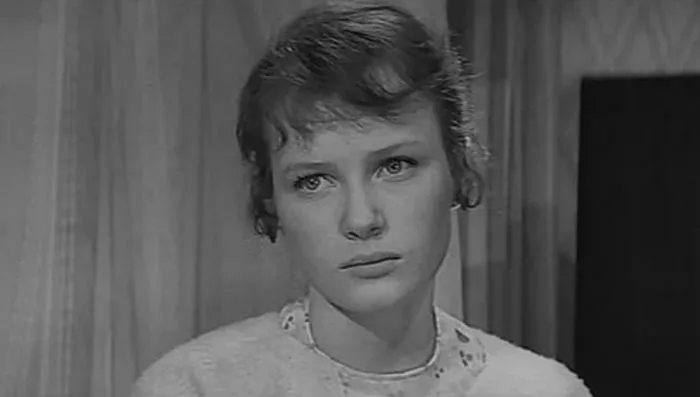 Ирина Бразговка в фильме Улица без конца