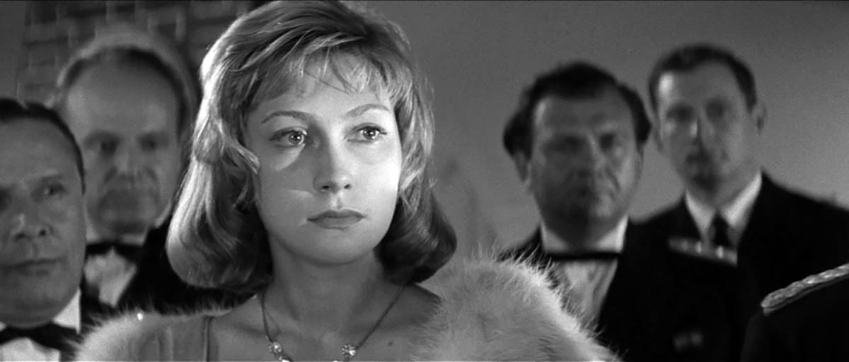 Ирина Мирошниченко в фильме Их знали только в лицо 3