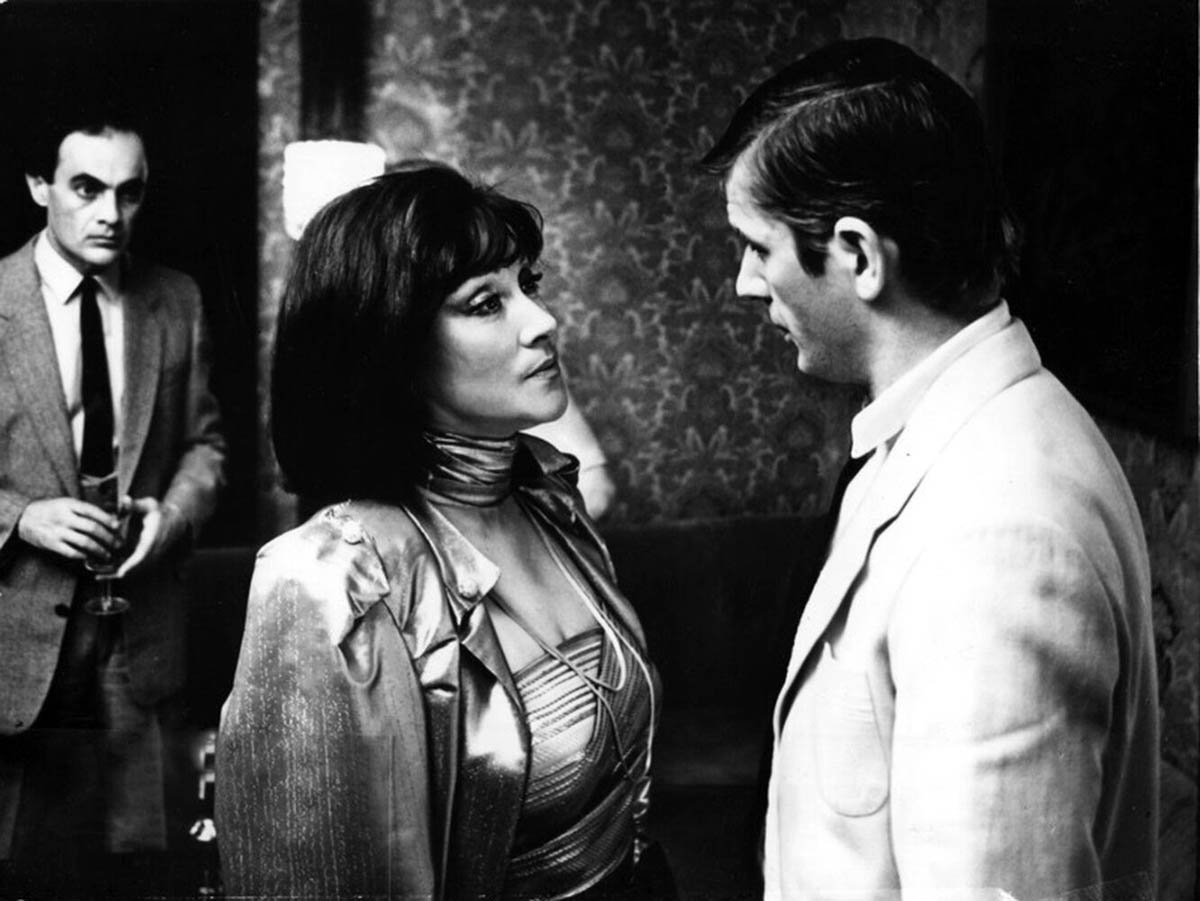 Ирина Мирошниченко в фильме Тайны мадам Вонг