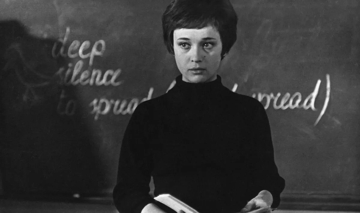 Ирина Печерникова в фильме Доживем до понедельника Ирина Печерникова в фильме Доживем до понедельника