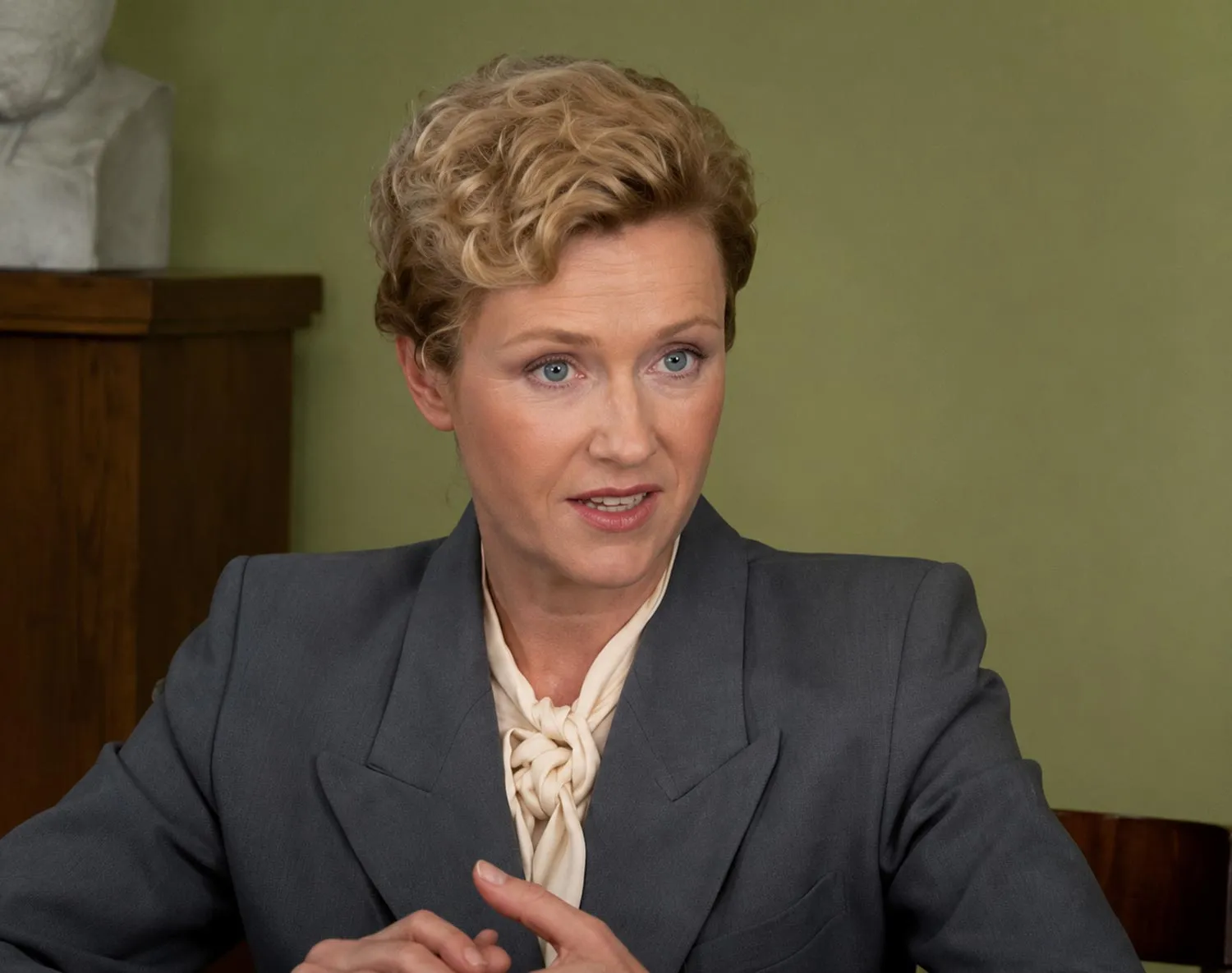 Ирина Розанова в сериале Фурцева Ирина Розанова в сериале Фурцева