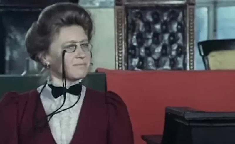 Ия Саввина в фильме Я вожатый форпоста