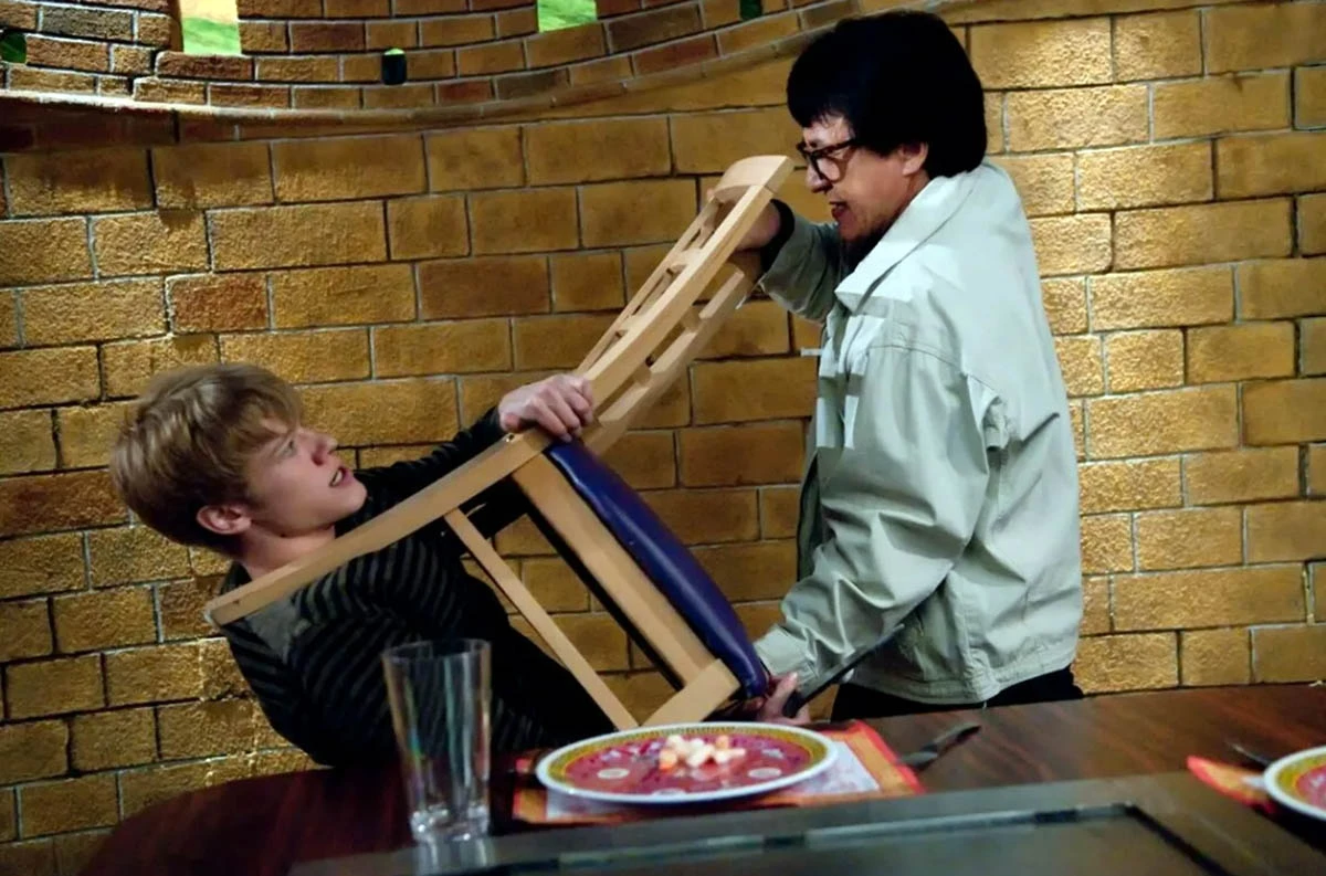 Джеки Чан в фильме Шпион по соседству Джеки Чан в фильме Шпион по соседству