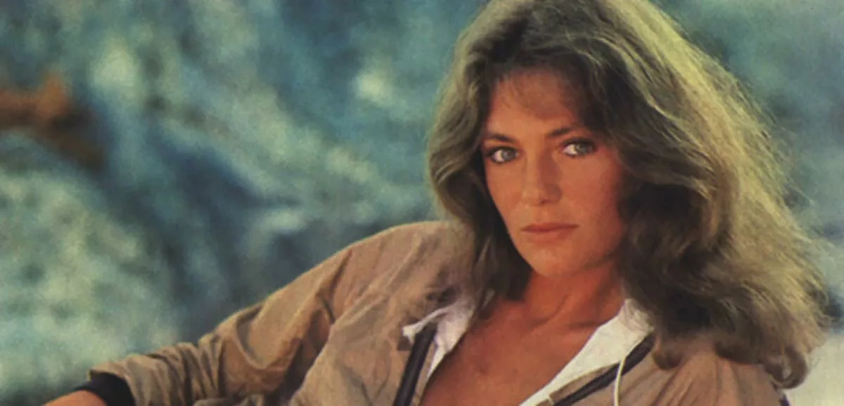 Жаклин Биссет в фильме Дикая орхидея