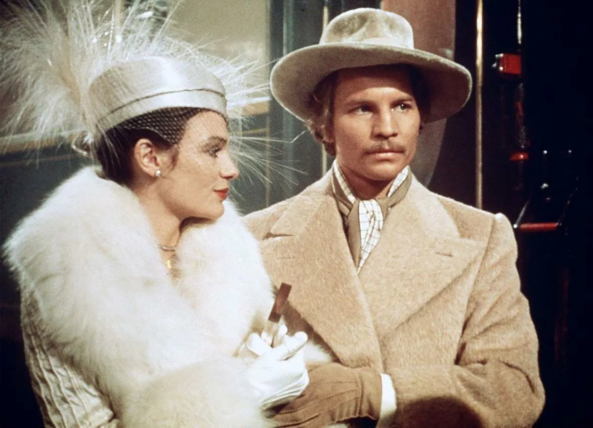 Жаклин Биссет в фильме Убийство в Восточном экспрессе