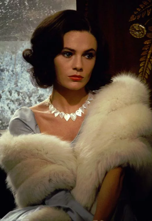 Жаклин Биссет в фильме Убийство в Восточном экспрессе 4