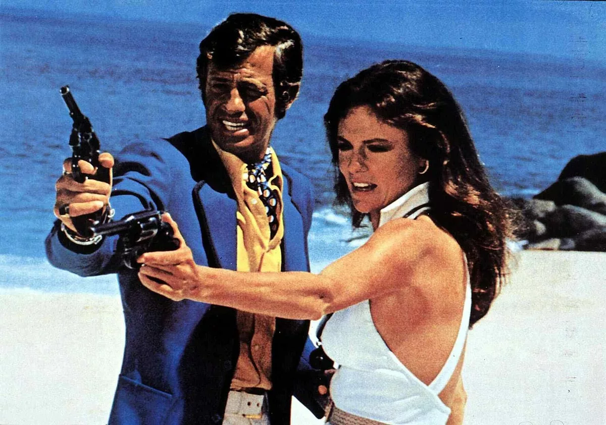 Жаклин Биссет в фильме Великолепный