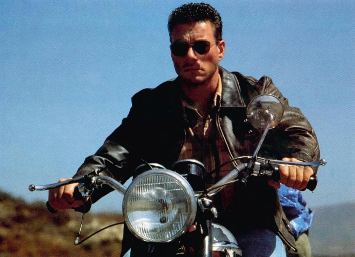 Жан-Клод Ван Дамм в фильме Некуда бежать Жан-Клод Ван Дамм в фильме Некуда бежать