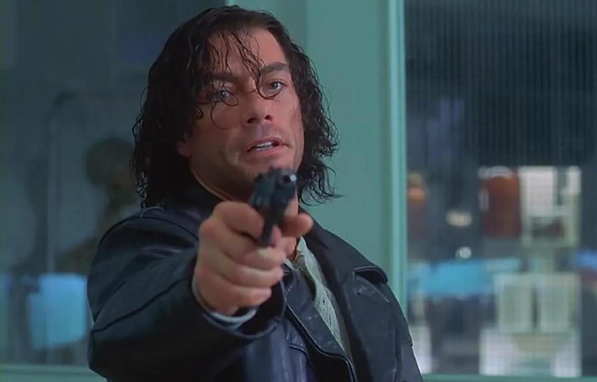 Жан-Клод Ван Дамм в фильме Репликант Жан-Клод Ван Дамм в фильме Репликант