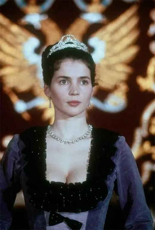 Джулия Ормонд в фильме Молодая Екатерина 4